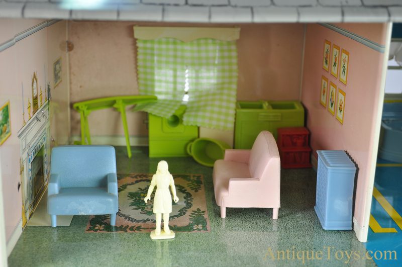 Marx Tin Lithographed Metal Suburban Colonial 2-Story Doll House <FONT COLOR="ff000 ">*SOLD*</font> - Image 4