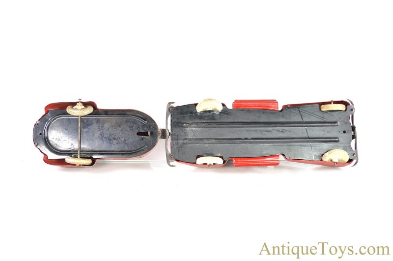 Wyandotte Toys All Metal Products Company Pressed Steel Cadillac Lasalle Toy Sedan & Airstream Camper Trailer <FONT COLOR="ff000 ">*SOLD*</font> - Image 3