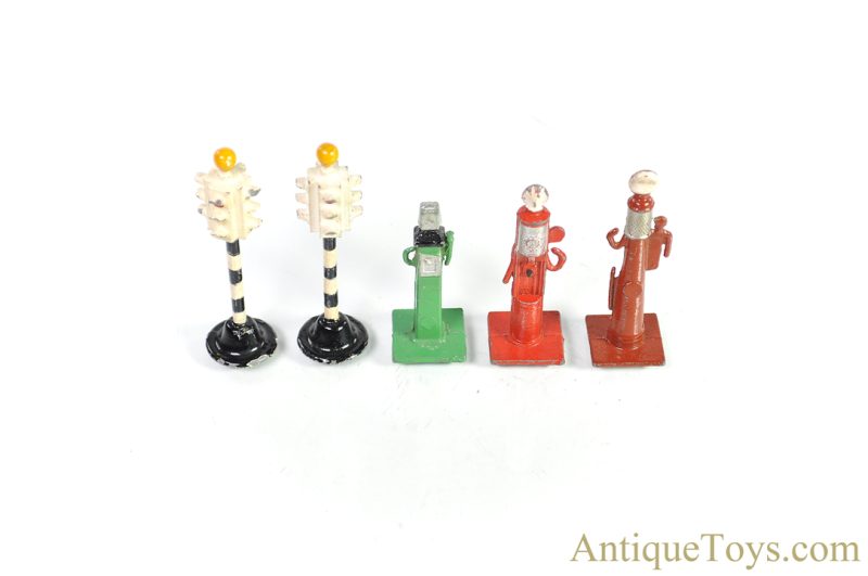 Meccano Ltd. Dinky Toys Miniature Model Accessory Set <FONT COLOR="ff000 ">*SOLD*</font> - Image 2