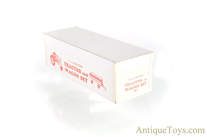 Slik Toys ca. 1940's/1950's Aluminum Farmall Tractor and Wagon Set in Box <FONT COLOR="ff000 ">*SOLD*</font> - Image 7
