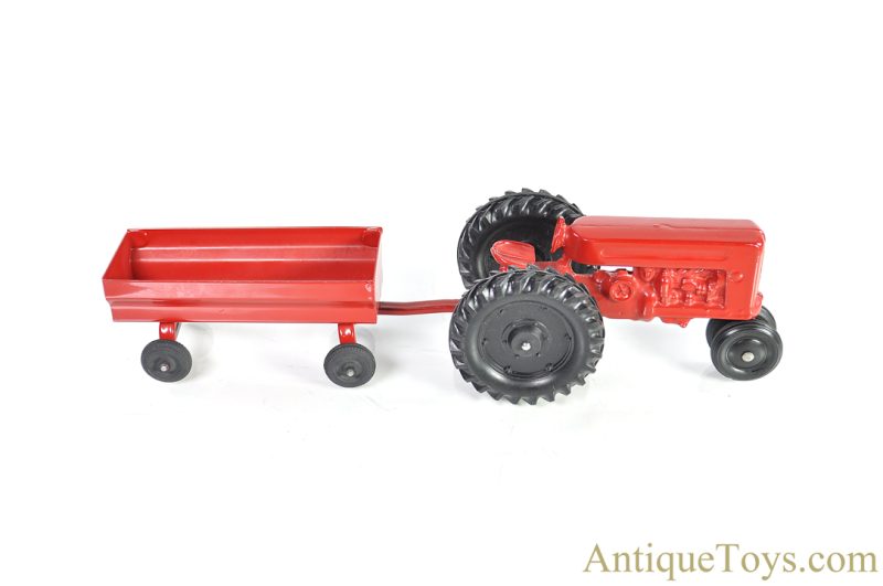 Slik Toys ca. 1940's/1950's Aluminum Farmall Tractor and Wagon Set in Box <FONT COLOR="ff000 ">*SOLD*</font> - Image 2