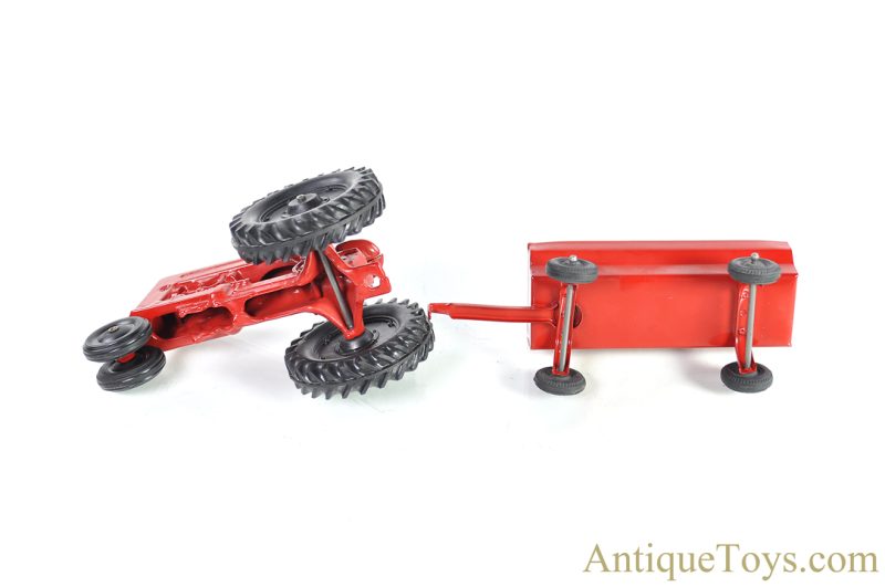 Slik Toys ca. 1940's/1950's Aluminum Farmall Tractor and Wagon Set in Box <FONT COLOR="ff000 ">*SOLD*</font> - Image 4