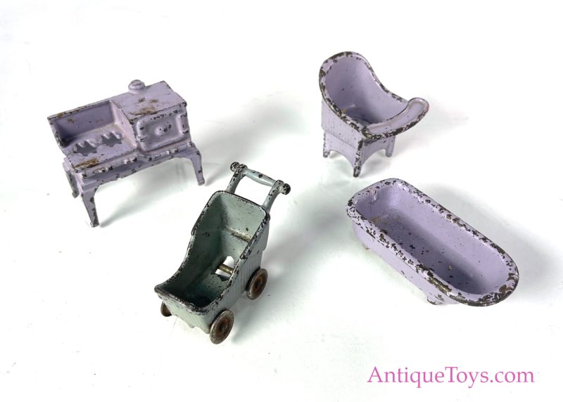 Kilgore Manufacturing Co. Cast Iron Toy Bathroom <FONT COLOR="ff000 ">*SOLD*</font> - Image 9