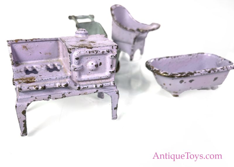 Kilgore Manufacturing Co. Cast Iron Toy Bathroom <FONT COLOR="ff000 ">*SOLD*</font>