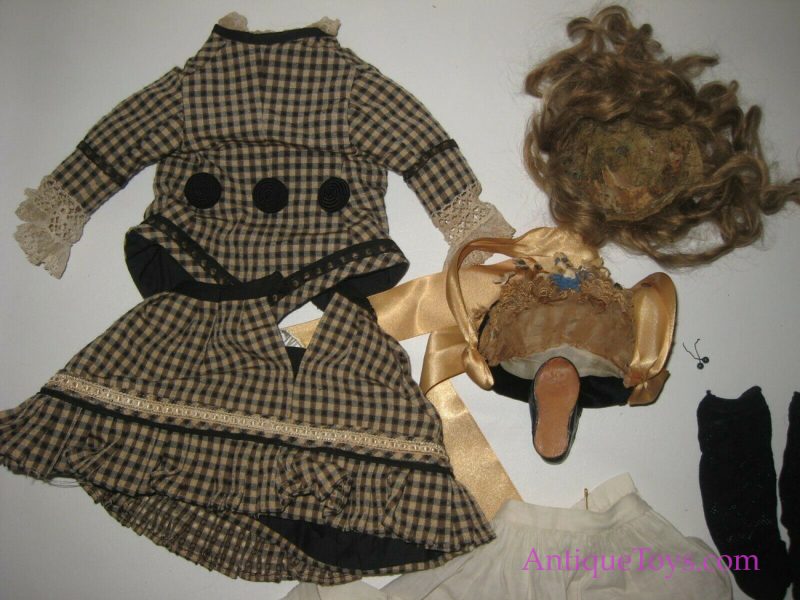 French 1880's Jumeau Tete Depose Bte S.G.D.G Bisque Doll Closed Mouth #DE97 for Sale <FONT COLOR="ff000 ">*SOLD*</font> - Image 2