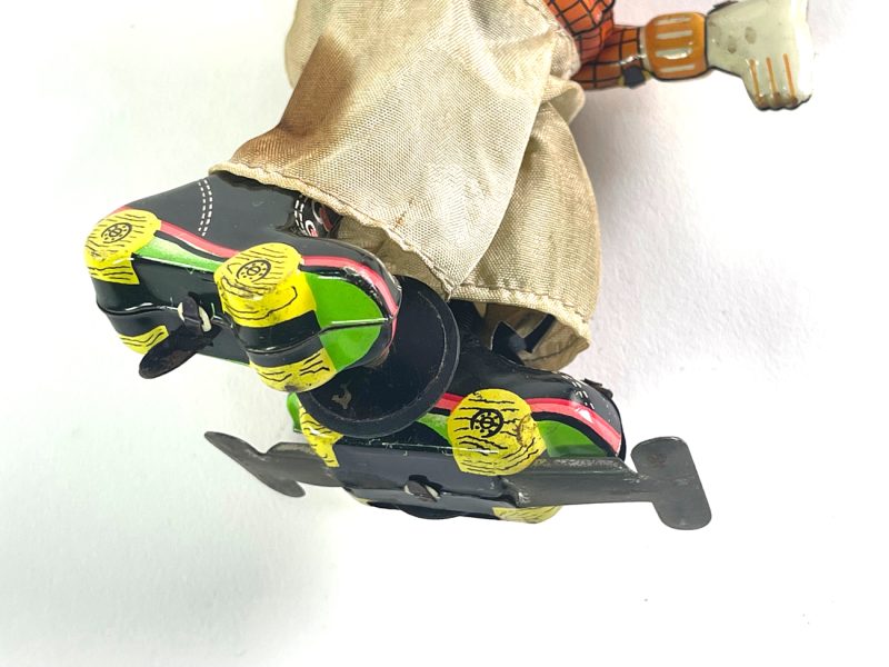 TPS Roller Skating Bear Windup Tin Japanese Toy <FONT COLOR="ff000 ">*SOLD*</font> - Image 3