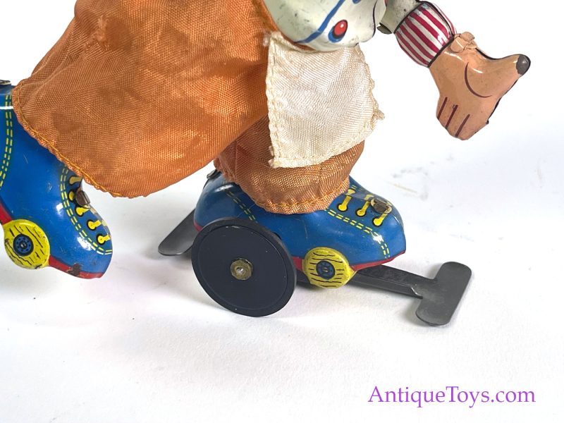 TPS Roller Skating Chef Windup Tin Japanese Toy <FONT COLOR="ff000 ">*SOLD*</font> - Image 5