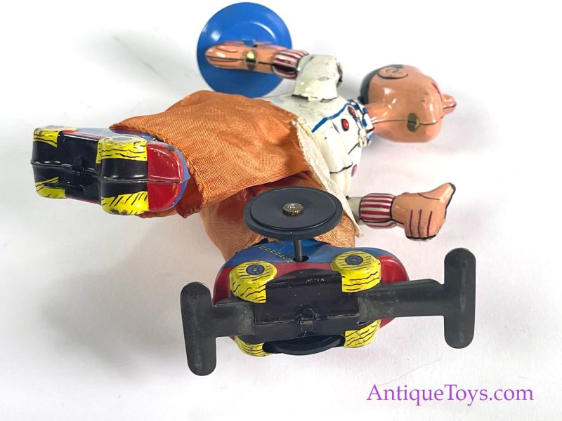 TPS Roller Skating Chef Windup Tin Japanese Toy <FONT COLOR="ff000 ">*SOLD*</font> - Image 4
