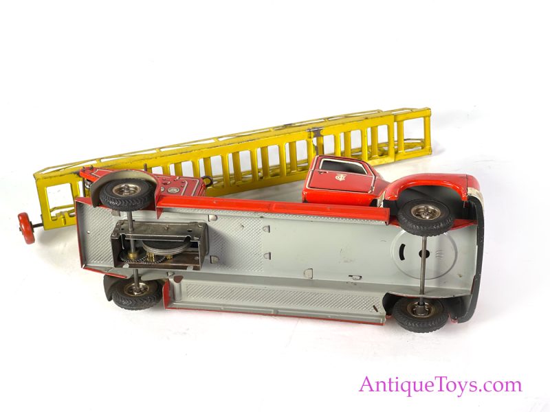 Tippco Toys Company (Tipp & Co., TCO) Tin Lithographed Friction Fire Engine Ladder Truck <FONT COLOR="ff000 ">*SOLD*</font> - Image 6