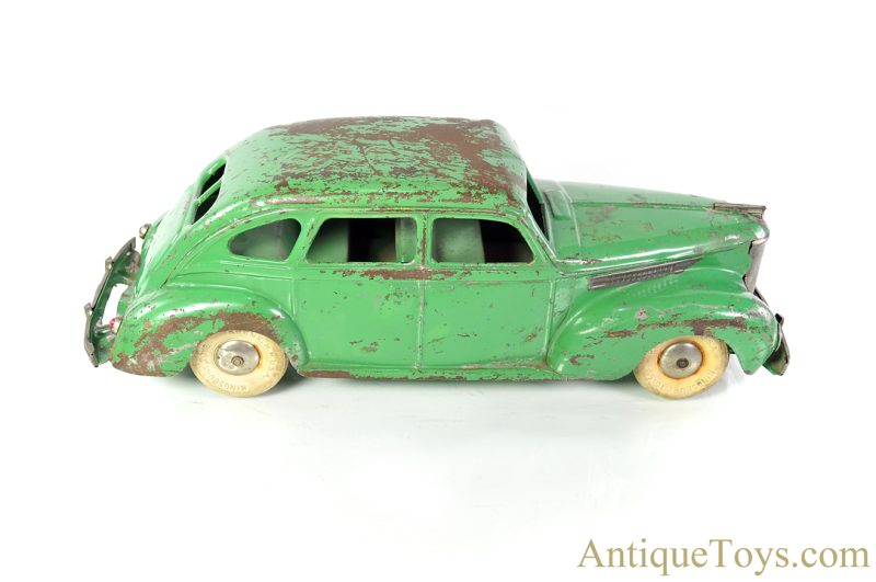 Kingsbury Manufacturing Co. Rare ca. 1940's No. 250 Pressed Steel Windup Desoto Sedan <FONT COLOR="ff000 ">*SOLD*</font> - Image 2