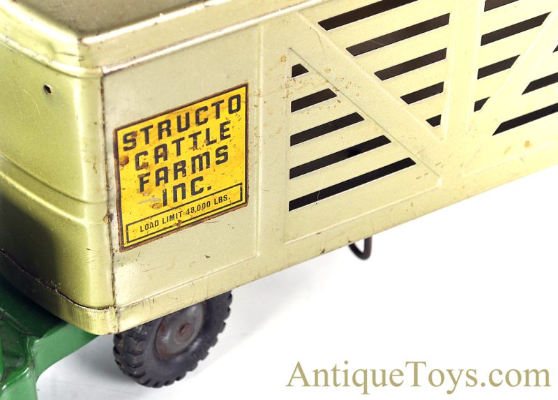 Structo Manufacturing Co. Pressed Steel "Structo Cattle Farms Inc." Cattle Truck <FONT COLOR="ff000 ">*SOLD*</font> - Image 9