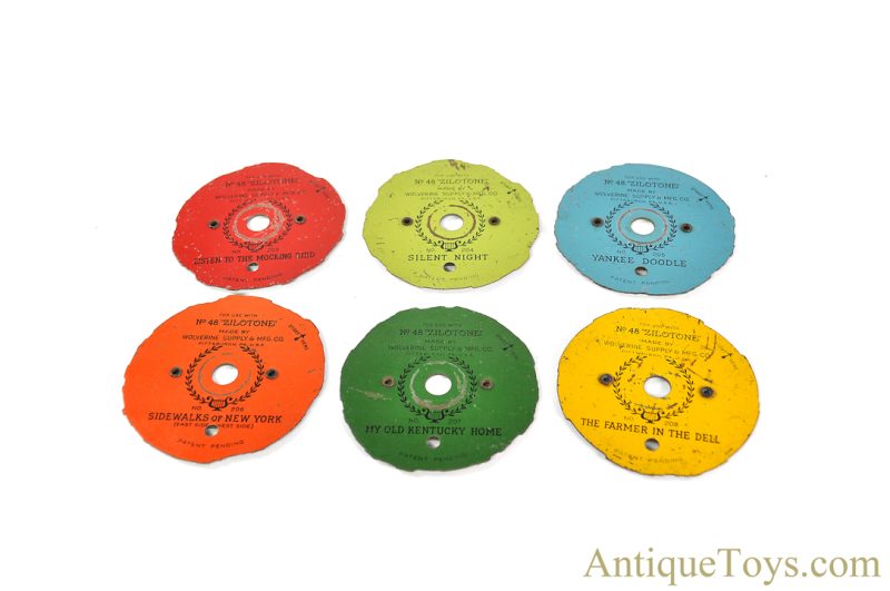 Wolverine Supply & Mfg. Co. ca. 1930's Pressed Steel & Lithographed Tin Windup No. 48 Zilotone with Discs <FONT COLOR="ff000 ">*SOLD*</font> - Image 10