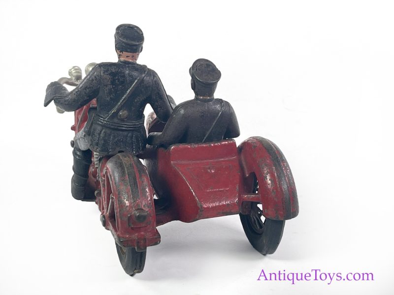 Hubley Cast Iron Indian Motorcycle with Cops <FONT COLOR="ff000 ">*SOLD*</font> - Image 9