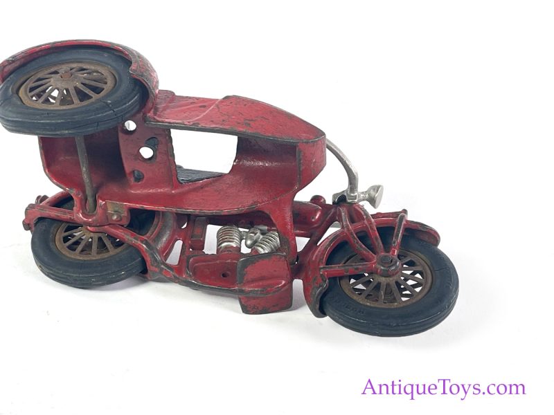 Hubley Cast Iron Indian Motorcycle with Cops <FONT COLOR="ff000 ">*SOLD*</font> - Image 4