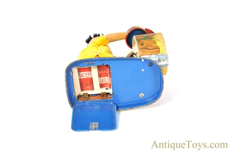Frankonia Tin Lithographed Battery Operated "Fred Flintstone" Bedrock Band" & Linemar/Marx Wilma Flintstone Windup Tricycle for Sale <FONT COLOR="ff000 ">*SOLD*</font> - Image 6