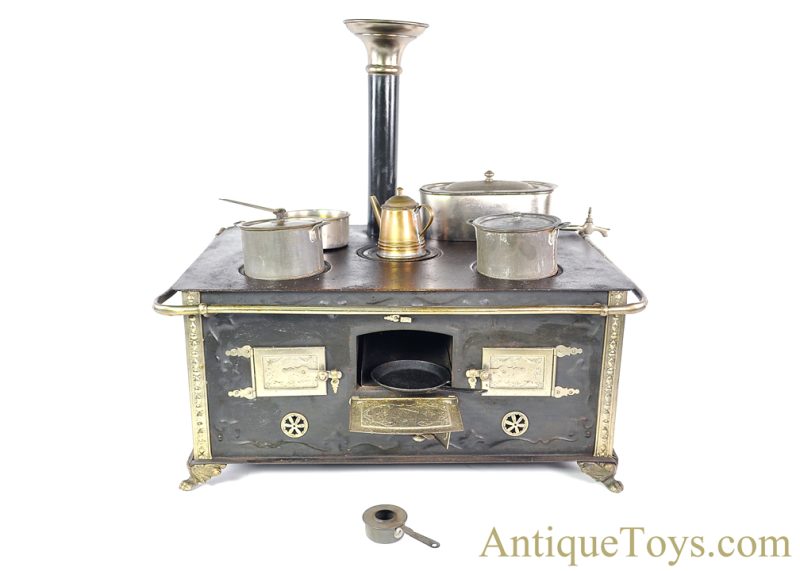 Marklin/Gebrüder Maerklin ca. 1909 #9605N Pressed Steel Children's Stove Kinder-Kochherde German Toy & Accessories <FONT COLOR="ff000 ">*SOLD*</font> - Image 2