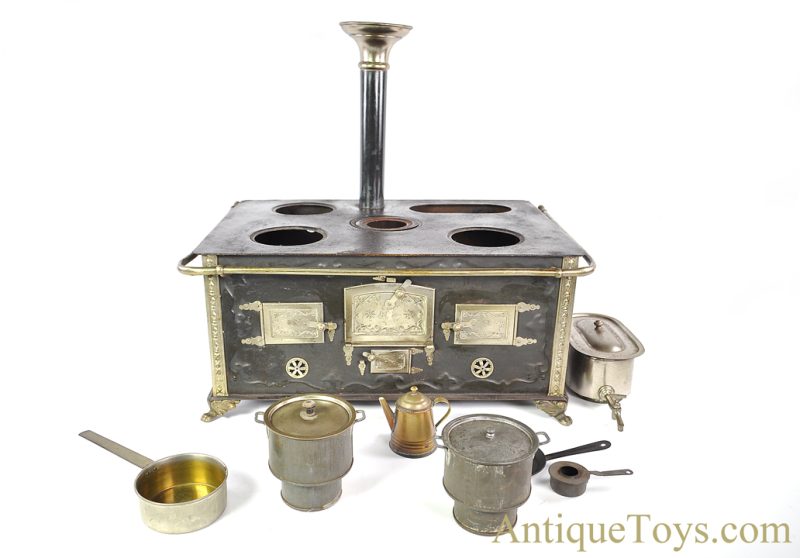 Marklin/Gebrüder Maerklin ca. 1909 #9605N Pressed Steel Children's Stove Kinder-Kochherde German Toy & Accessories <FONT COLOR="ff000 ">*SOLD*</font> - Image 3