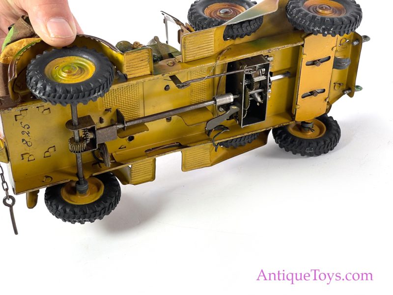 Lineol Model Toys Tin Hand-Painted Windup Staff Car/Kubelwagen <FONT COLOR="ff000 ">*SOLD*</font> - Image 5