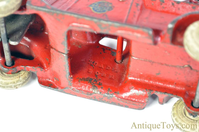 Arcade Rare ca. 1934 No. 202 Cast Iron Red Wrecker Tow Truck <FONT COLOR="ff000 ">*SOLD*</font> - Image 4