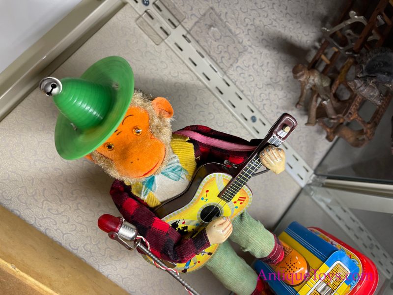 ALPS Tin Lithographed Battery Operated "Rock N Roll Monkey" Fuzzy Elvis!! with Box <FONT COLOR="ff000 ">*SOLD*</font> - Image 10