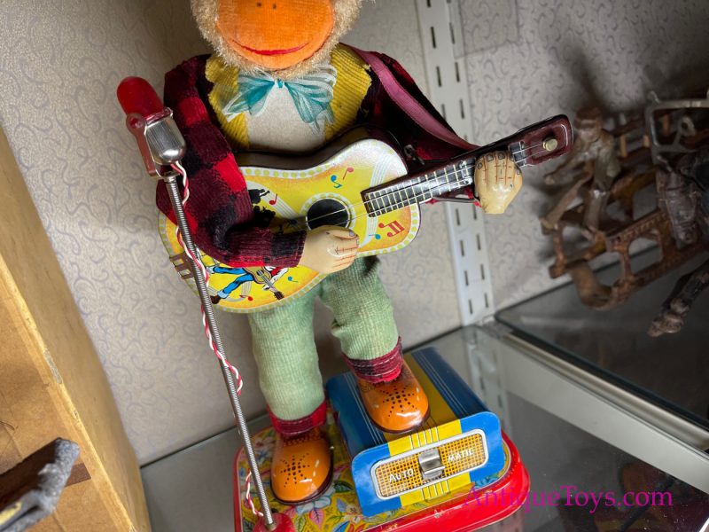 ALPS Tin Lithographed Battery Operated "Rock N Roll Monkey" Fuzzy Elvis!! with Box <FONT COLOR="ff000 ">*SOLD*</font> - Image 9