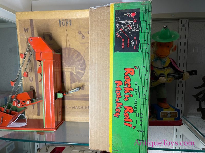 ALPS Tin Lithographed Battery Operated "Rock N Roll Monkey" Fuzzy Elvis!! with Box <FONT COLOR="ff000 ">*SOLD*</font> - Image 4
