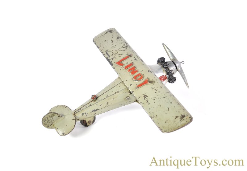 Hubley Cast Iron Spirit of St. Louis "Lindy" Plane with Working Propeller <FONT COLOR="ff000 ">*SOLD*</font> - Image 4