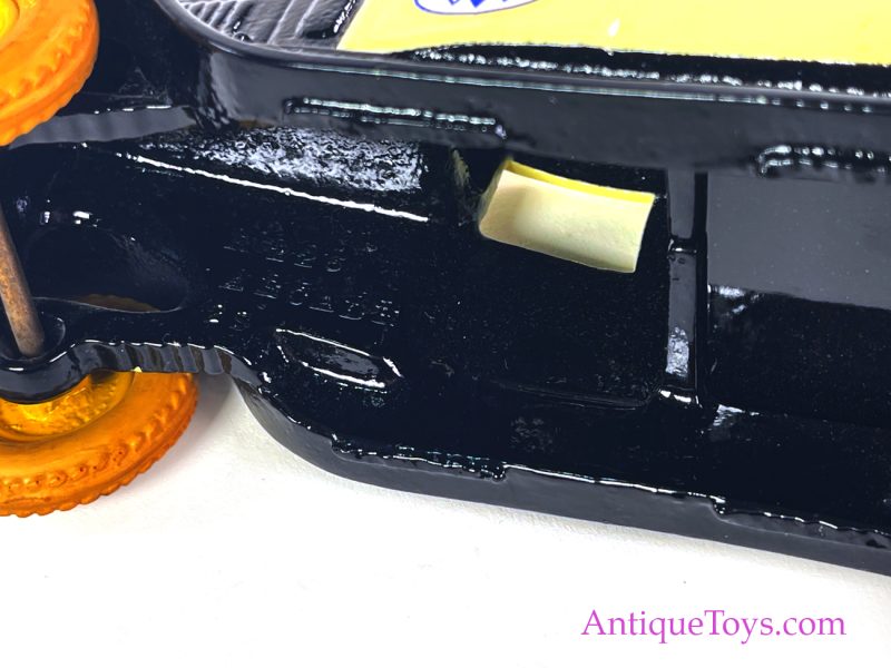 Arcade Toys Cast Iron Hathaway's International Van Toy <FONT COLOR="ff000 ">*SOLD*</font> - Image 10