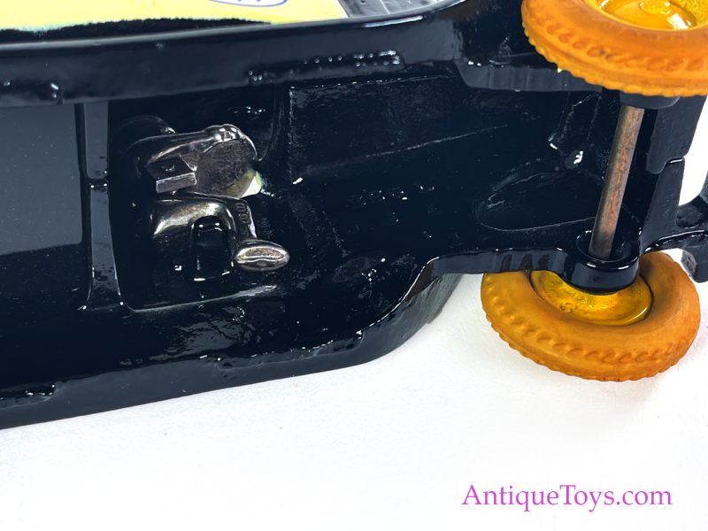 Arcade Toys Cast Iron Hathaway's International Van Toy <FONT COLOR="ff000 ">*SOLD*</font> - Image 11