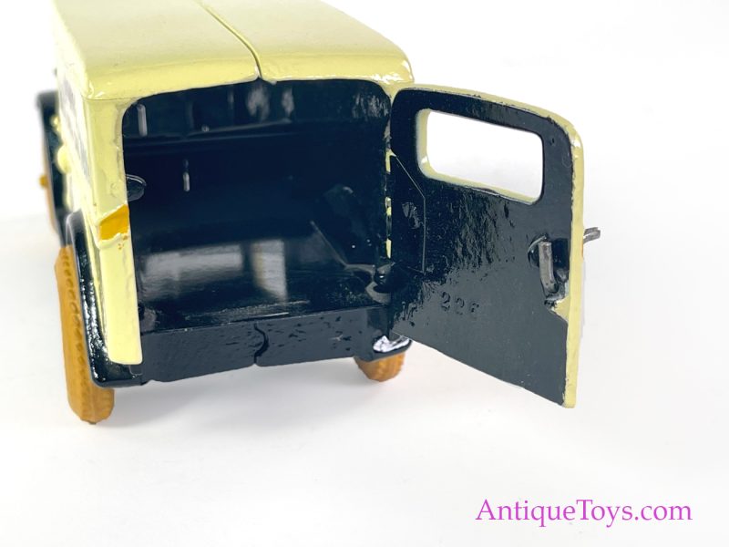 Arcade Toys Cast Iron Hathaway's International Van Toy <FONT COLOR="ff000 ">*SOLD*</font> - Image 6