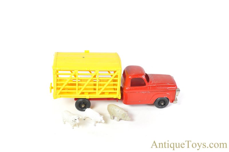 Hubley Toys Diecast and Plastic No. 361-59 Livestock Hauler <FONT COLOR="ff000 ">*SOLD*</font> - Image 4