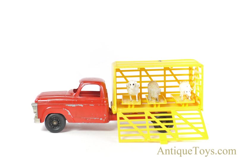 Hubley Toys Diecast and Plastic No. 361-59 Livestock Hauler <FONT COLOR="ff000 ">*SOLD*</font> - Image 3