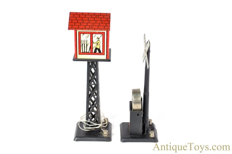 Marx Tin Lithographed Marlines #413 "Switchman's Tower" in Box & Railroad Crossing Sign Train Accessories <FONT COLOR="ff000 ">*SOLD*</font> - Image 3