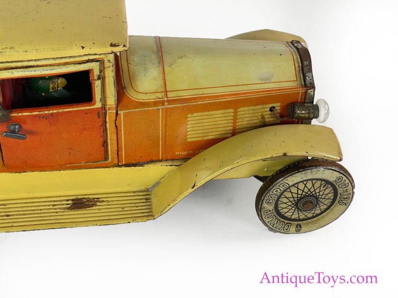 Tippco Toys Company (Tipp & Co., TCO) Tin Lithographed Windup T.C.975 Coupe <FONT COLOR="ff000 ">*SOLD*</font> - Image 3