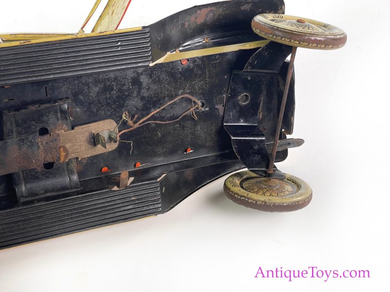 Tippco Toys Company (Tipp & Co., TCO) Tin Lithographed Windup T.C.975 Coupe <FONT COLOR="ff000 ">*SOLD*</font> - Image 15