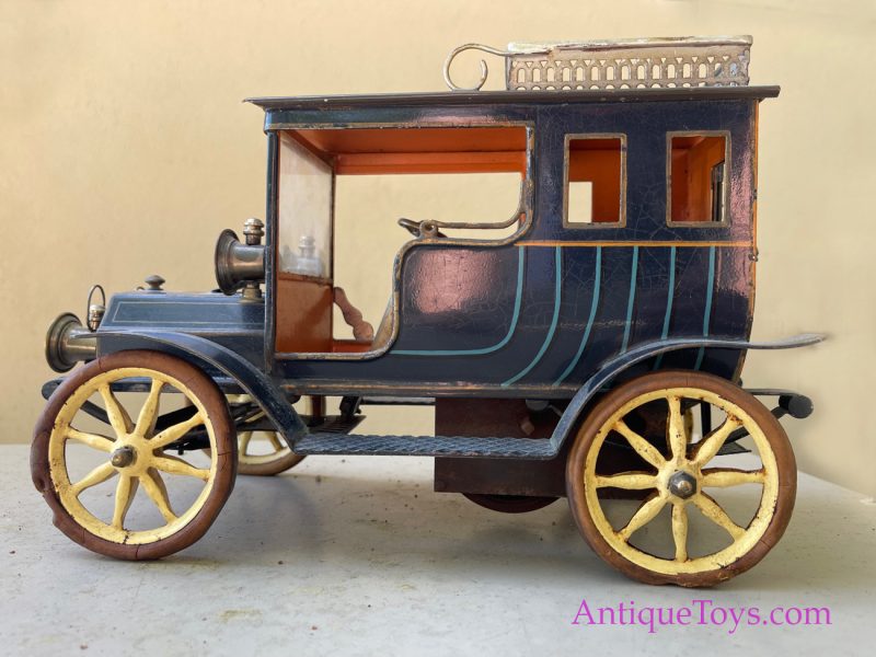 Marklin/Gebrüder Maerklin Tin Hand-Painted Windup Sedan <FONT COLOR="ff000 ">*SOLD*</font> - Image 9