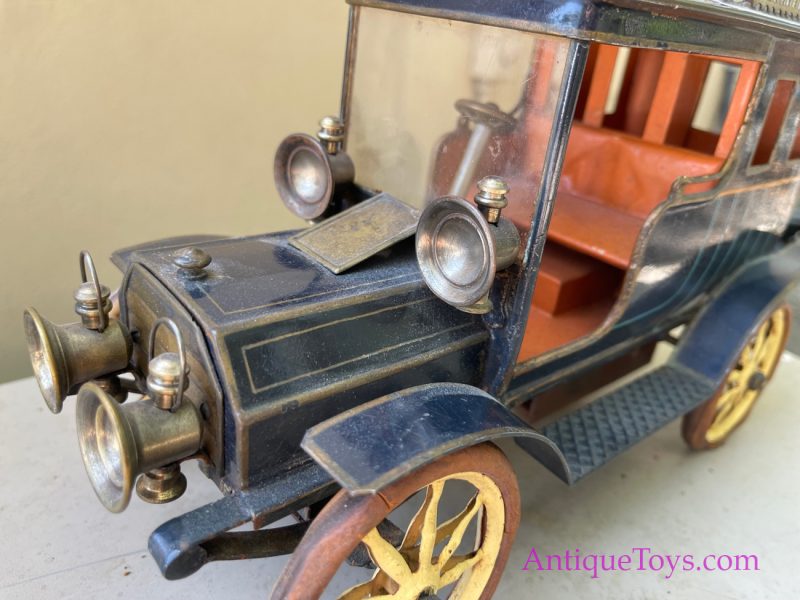 Marklin/Gebrüder Maerklin Tin Hand-Painted Windup Sedan <FONT COLOR="ff000 ">*SOLD*</font> - Image 4