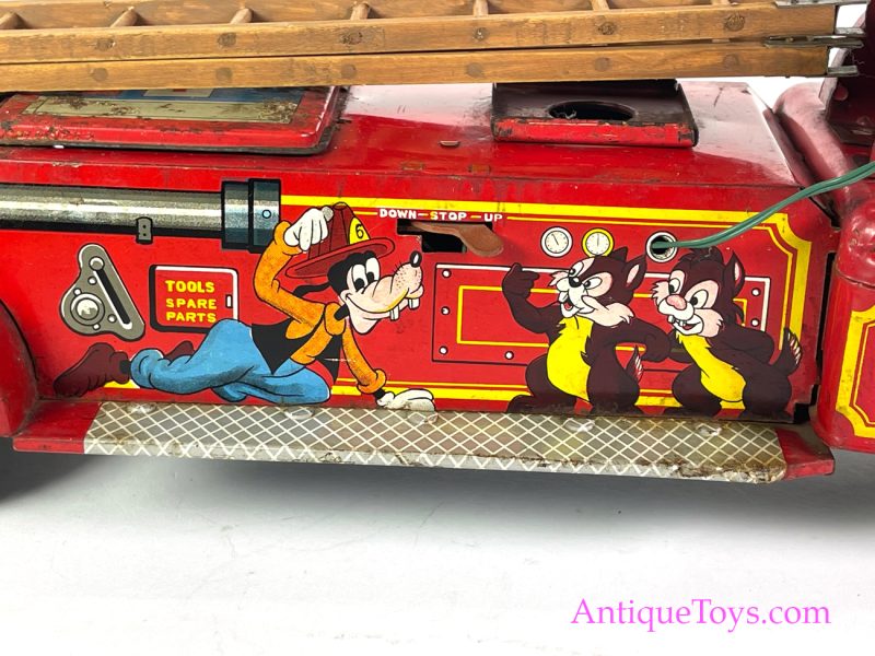 Marx Linemar Tin Lithographed Fire Truck No. 6 Walt Disney's Donald and Disneyland Characters for Sale <FONT COLOR="ff000 ">*WANTED*</font> - Image 7