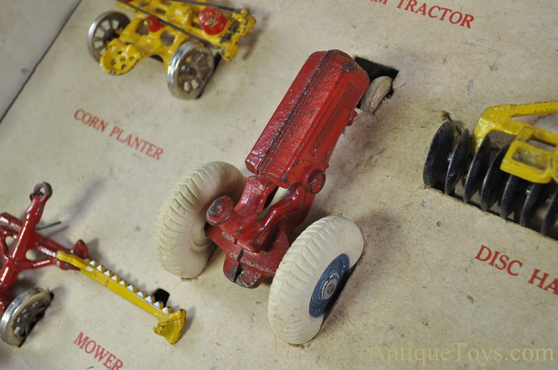 Arcade Cast Iron "Wards Complete Toy Farm Set" in Box <FONT COLOR="ff000 ">*SOLD*</font> - Image 5
