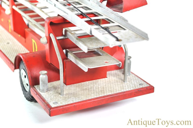 Tonka Pressed Steel T.F.D #5 Life Net Aerial Ladder Truck Fire Engine <FONT COLOR="ff000 ">*SOLD*</font> - Image 9