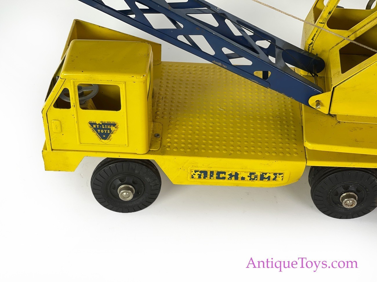 Nylint crane outlet