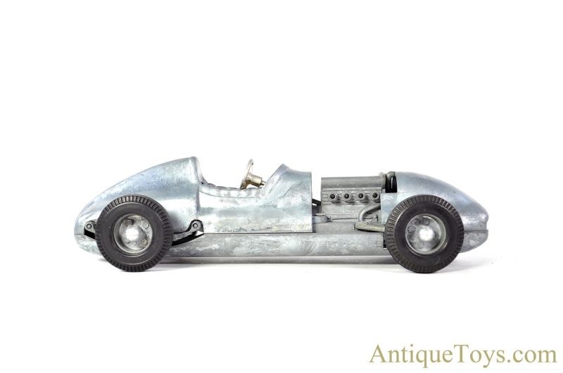 Hubley ca. 1950s #852K-300 Metal Model Kit Unpainted Indianapolis 500 Racer Kit Car <FONT COLOR="ff000 ">*SOLD*</font> - Image 2