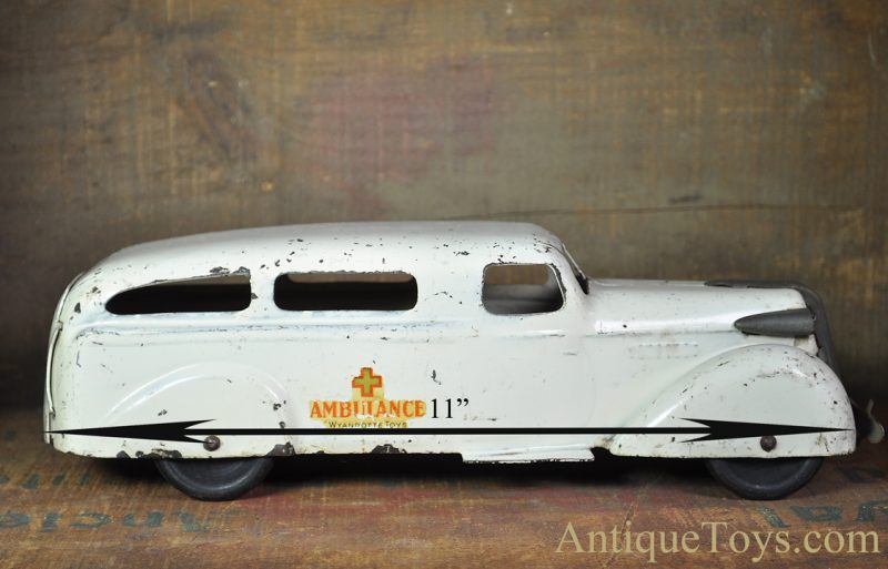 Wyandotte Toys All Metal Products Co. ca. 1930's Pressed Steel Ambulance <FONT COLOR="ff000 ">*SOLD*</font> - Image 8
