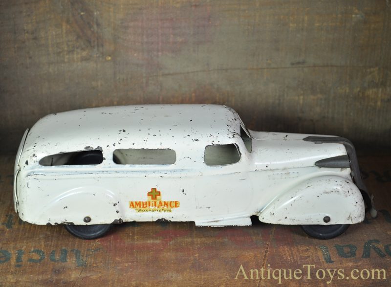 Wyandotte Toys All Metal Products Co. ca. 1930's Pressed Steel Ambulance <FONT COLOR="ff000 ">*SOLD*</font> - Image 3