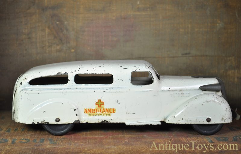 Wyandotte Toys All Metal Products Co. ca. 1930's Pressed Steel Ambulance <FONT COLOR="ff000 ">*SOLD*</font>