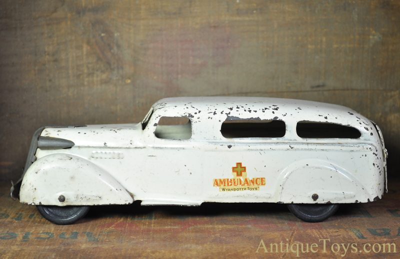 Wyandotte Toys All Metal Products Co. ca. 1930's Pressed Steel Ambulance <FONT COLOR="ff000 ">*SOLD*</font> - Image 2