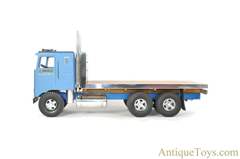 Fred Thompson Smith Miller, Inc. “Smitty Toys” Limited Edition HE011/150 Blue Kenworth COE Hay Hauler Semi Trailer Truck in Box <FONT COLOR="ff000 ">*SOLD*</font> - Image 6