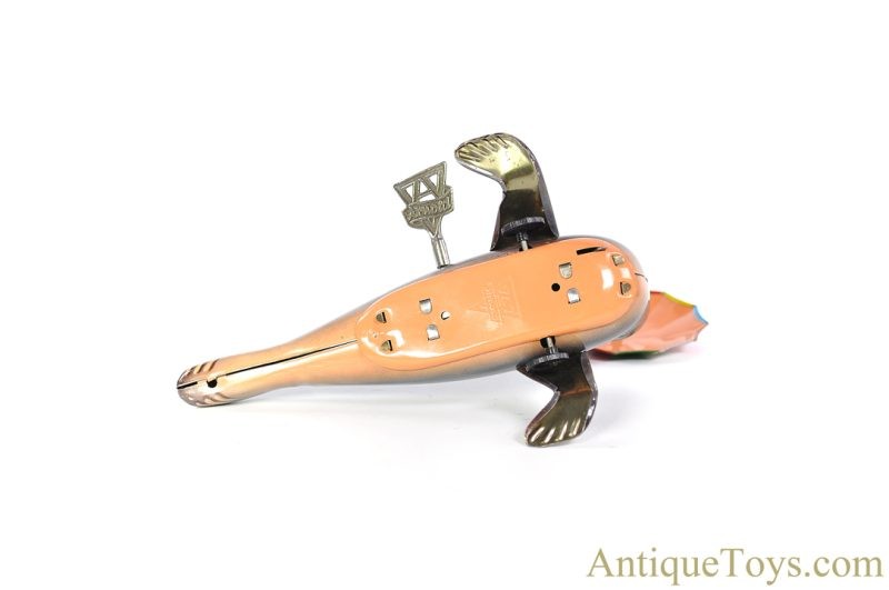 Arnold Tin Lithographed Windup #940 "Phoque Jongleur" French Juggling Seal Toy in Box <FONT COLOR="ff000 ">*SOLD*</font> - Image 6