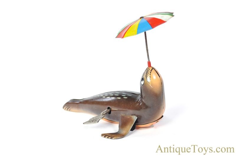 Arnold Tin Lithographed Windup #940 "Phoque Jongleur" French Juggling Seal Toy in Box <FONT COLOR="ff000 ">*SOLD*</font> - Image 4