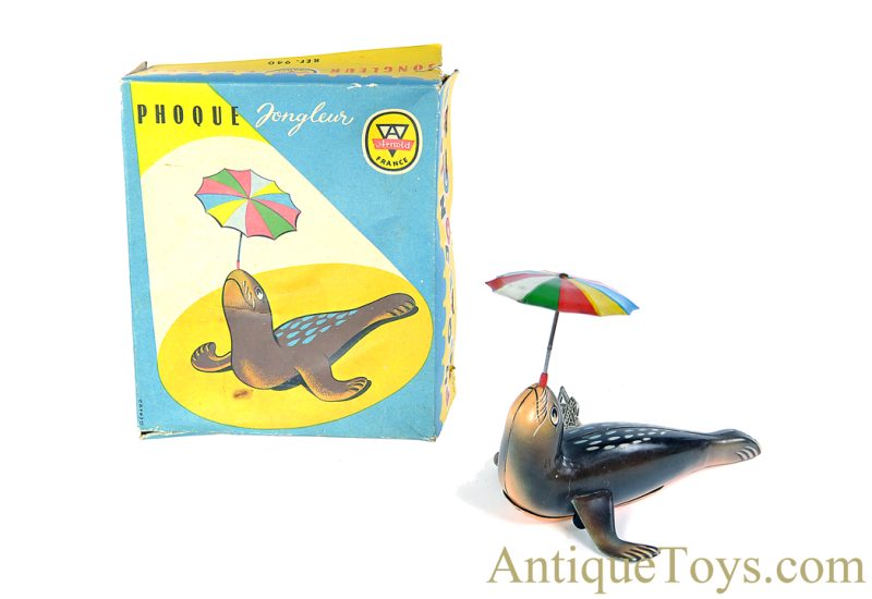 Arnold Tin Lithographed Windup #940 "Phoque Jongleur" French Juggling Seal Toy in Box <FONT COLOR="ff000 ">*SOLD*</font> - Image 9